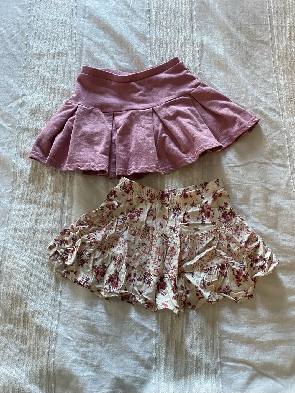 Set; OshKosh B'gosh cream Floral Ruffle skit and Pink Ultra Flir girls skirt